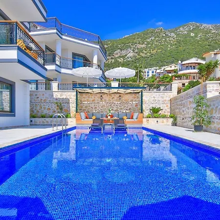 Sleeps 6 Pool Air Con Wifi *